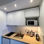 Aux Pieds Du Cube, Troyes, Parking Et Wi-fi Fibre Apartment Troyes
