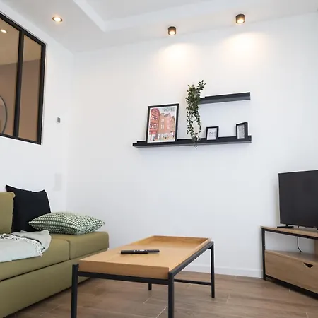 Aux Pieds Du Cube, Troyes, Parking Et Wi-fi Fibre *