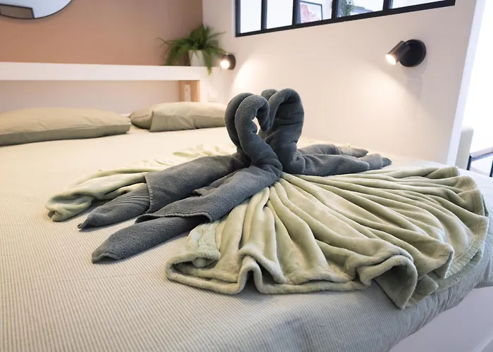 - Aux Pieds Du Cube Apartamento *