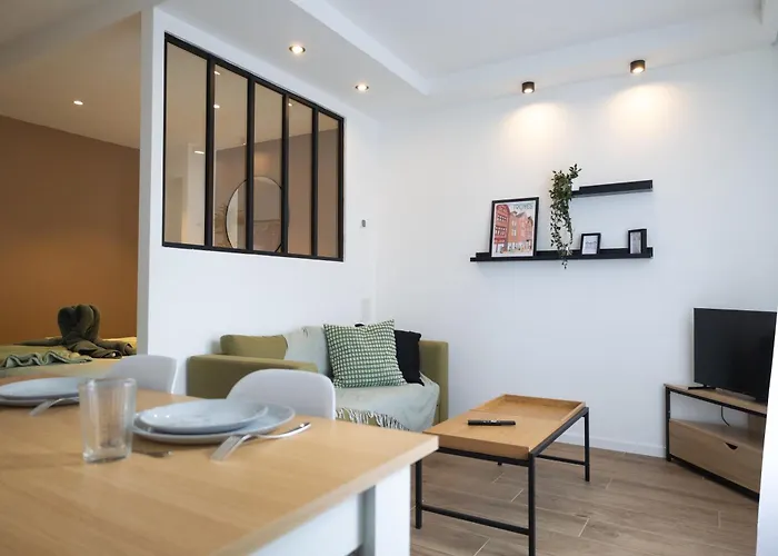 - Aux Pieds Du Cube Apartamento Troyes